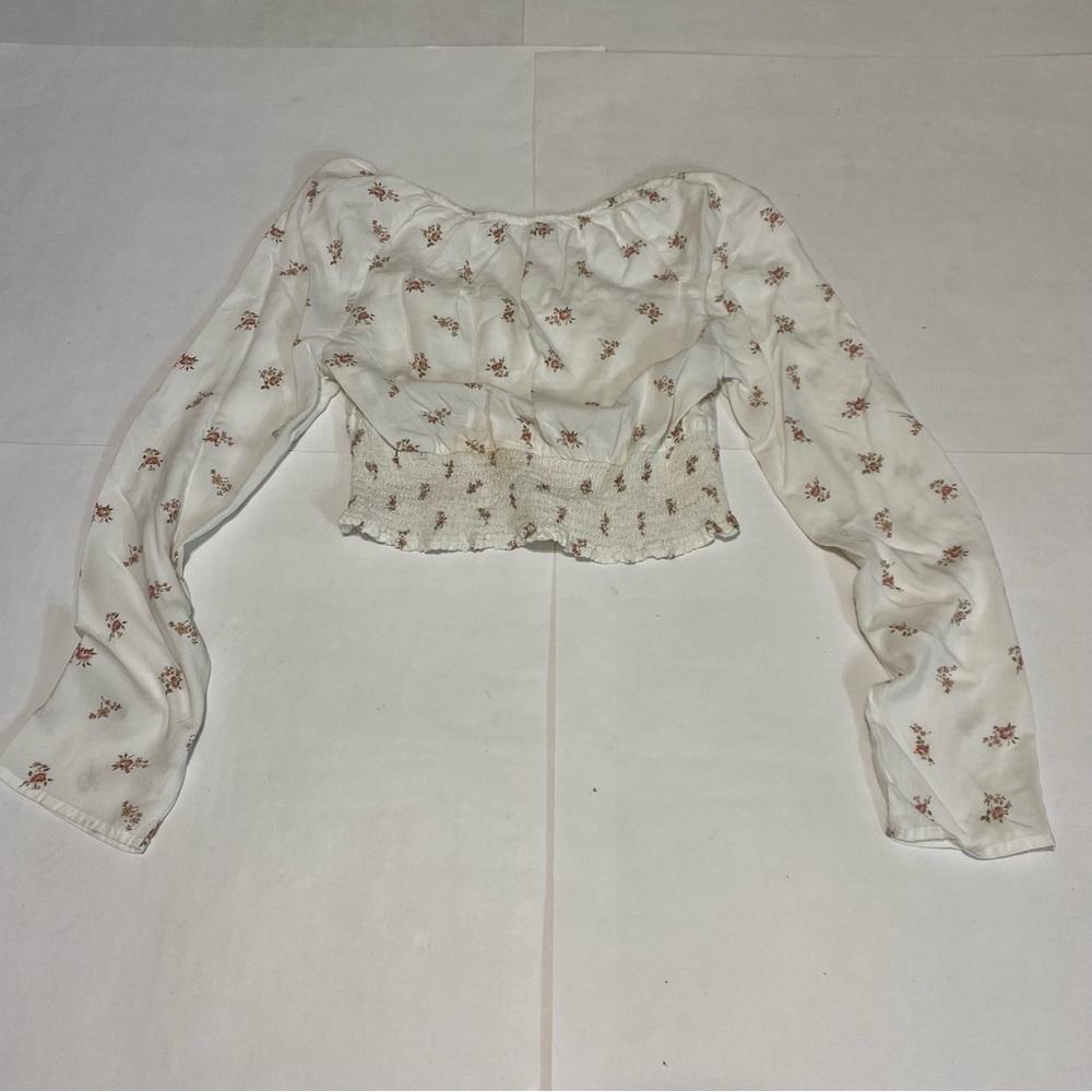 67. Hollister White Floral Blouse - Picture 6 of 7